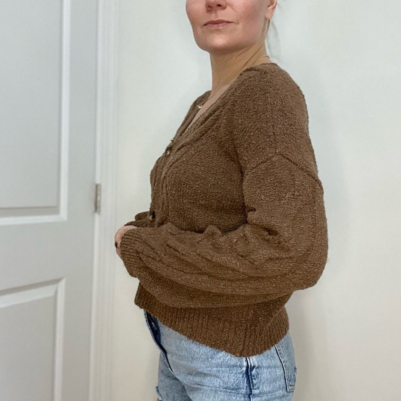 Cable Knit Design V-neck Cardigan - Picture 4 of 8